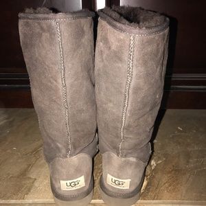 Dark brown uggs